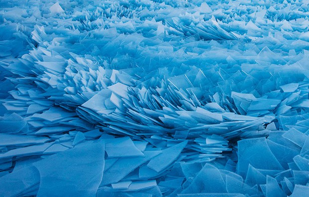 Băng ở hồ Mỹ vỡ thành hàng triệu mảnh, dân mạng băn khoăn: Frozen đời thực hay gì? - Ảnh 2.