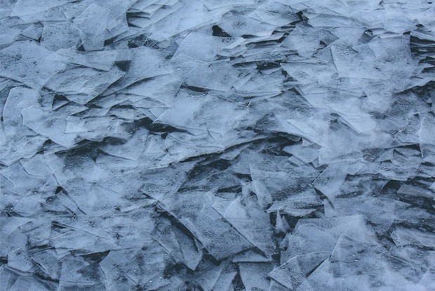 Băng ở hồ Mỹ vỡ thành hàng triệu mảnh, dân mạng băn khoăn: Frozen đời thực hay gì? - Ảnh 11.